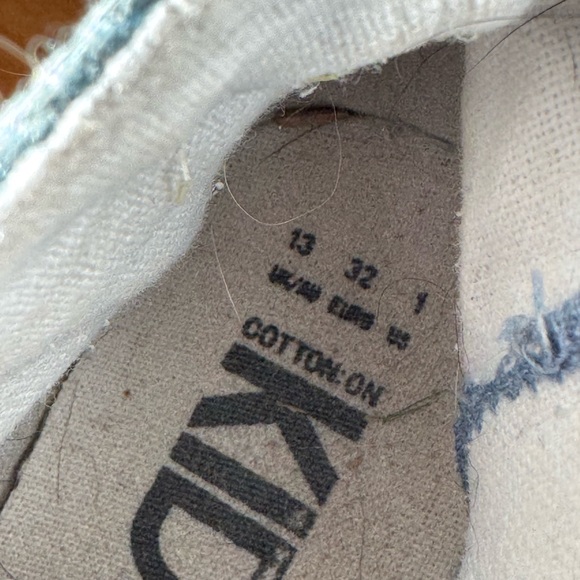 SOLD Cotton On Kids Daisy High Top Sneakers - Picture 5 of 5